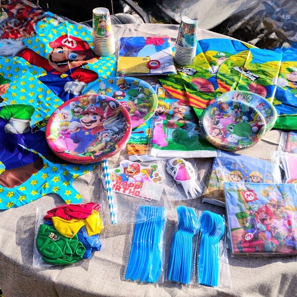 NEW 213PC MARIO PARTY SET - Picture 1 of 1